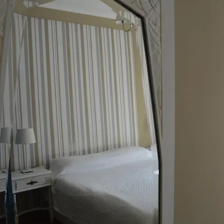 Dome Alvares Cabral Pensión Lisboa